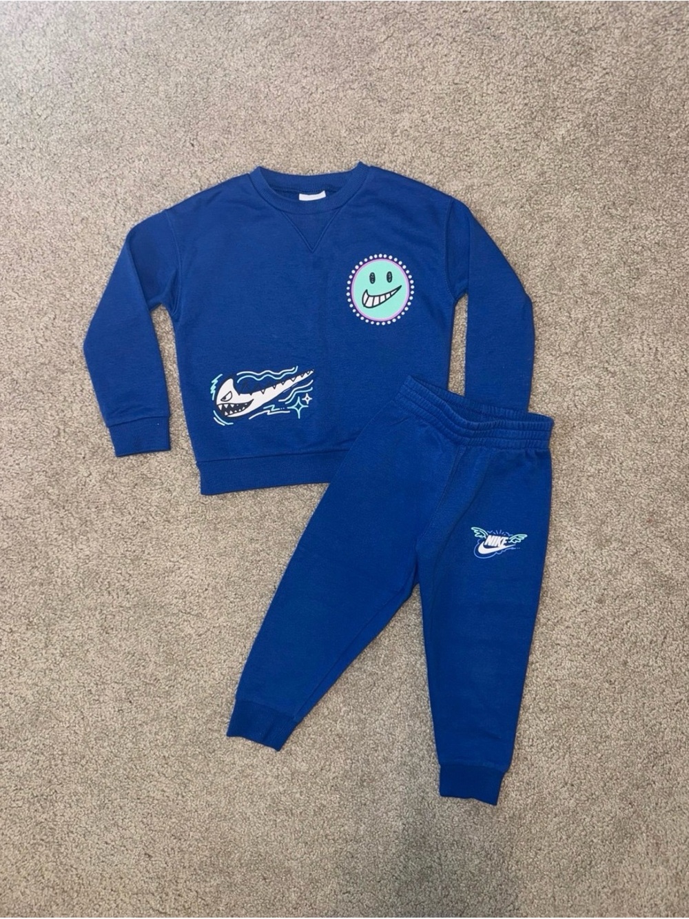 Nike Sportswear ‘Art of Play’ Fleece Crew Set